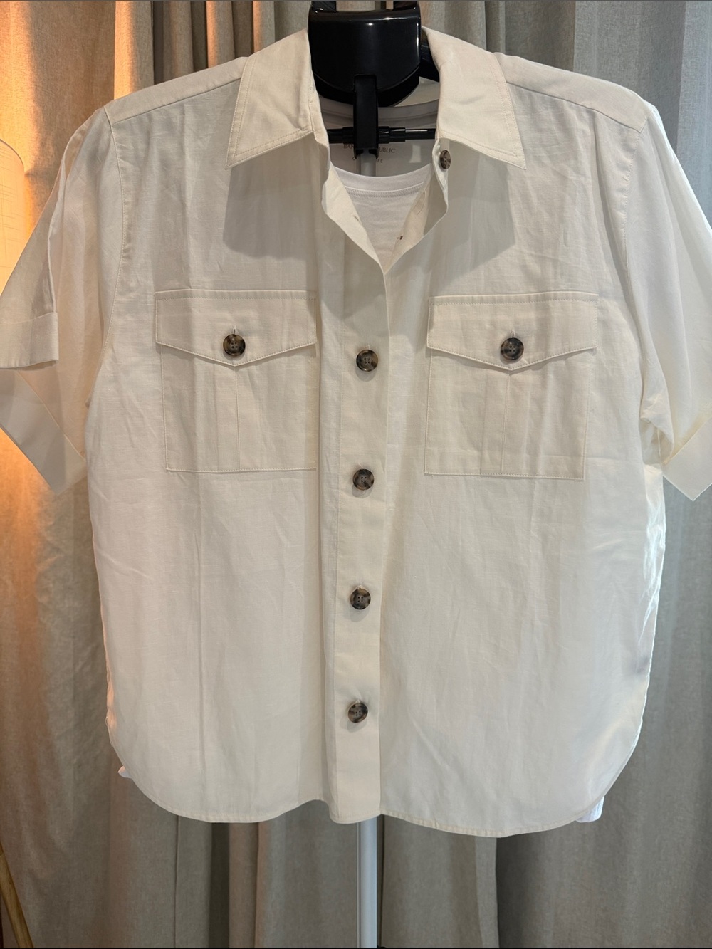 Frame Denim Short-Sleeve Button-Down Shirt in Off-White